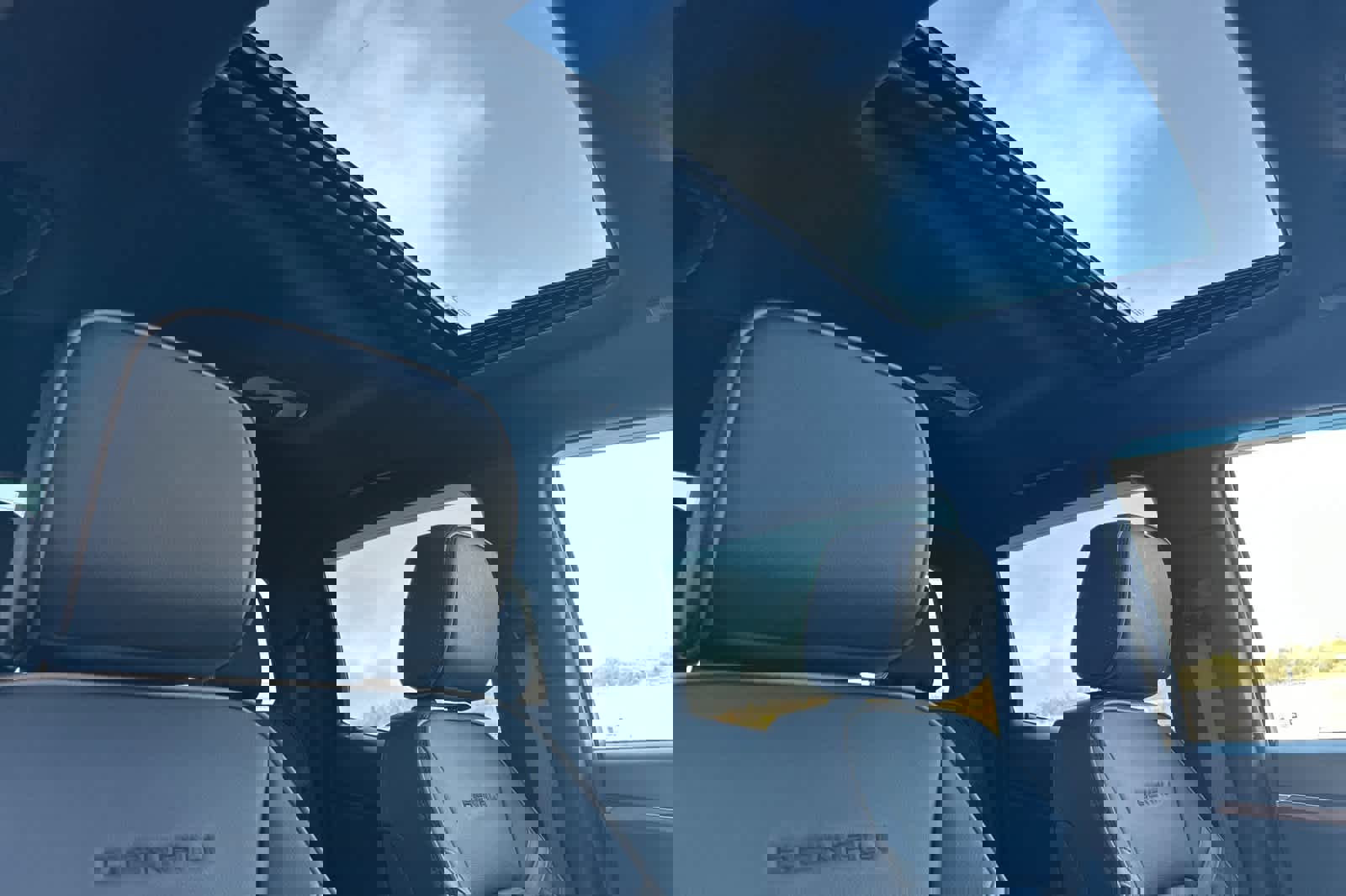 Used 2024 GMC Canyon Denali image 17