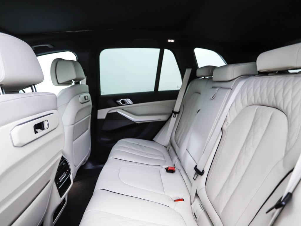New 2026 BMW X5 xDrive50e w/ Climate Comfort Package image 21