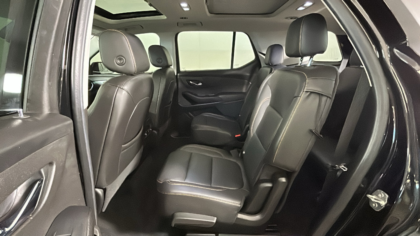 Used 2021 Chevrolet Traverse Premier w/ Redline Edition AWD/4WD image 30