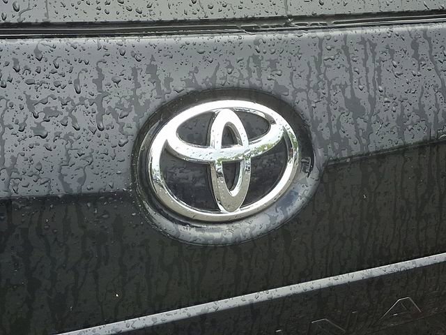 Used 2015 Toyota Sienna XLE Premium FWD image 32