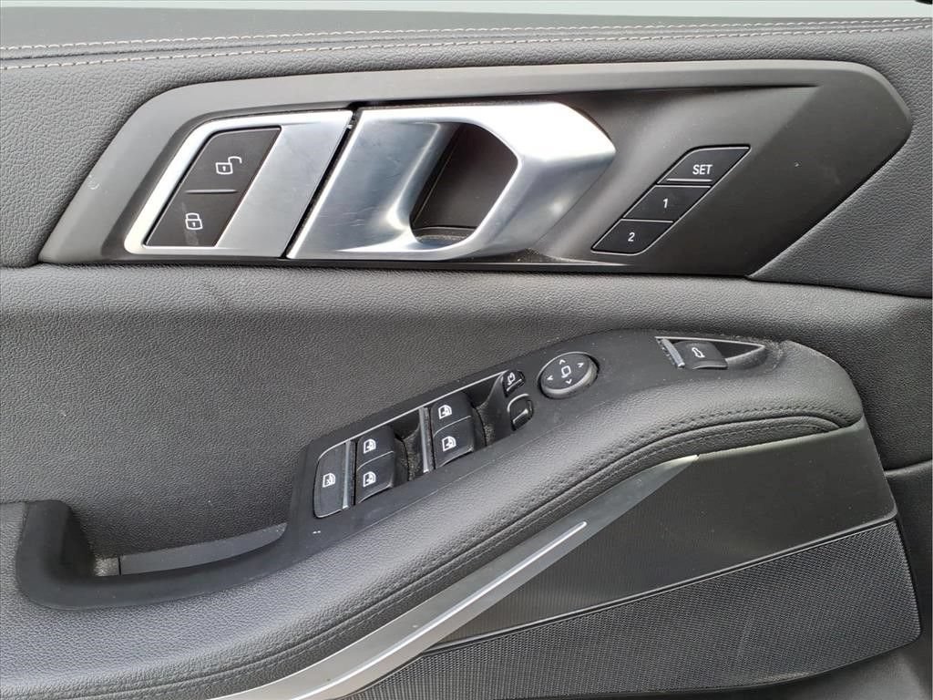 Used 2022 BMW X5 xDrive40i AWD/4WD image 13