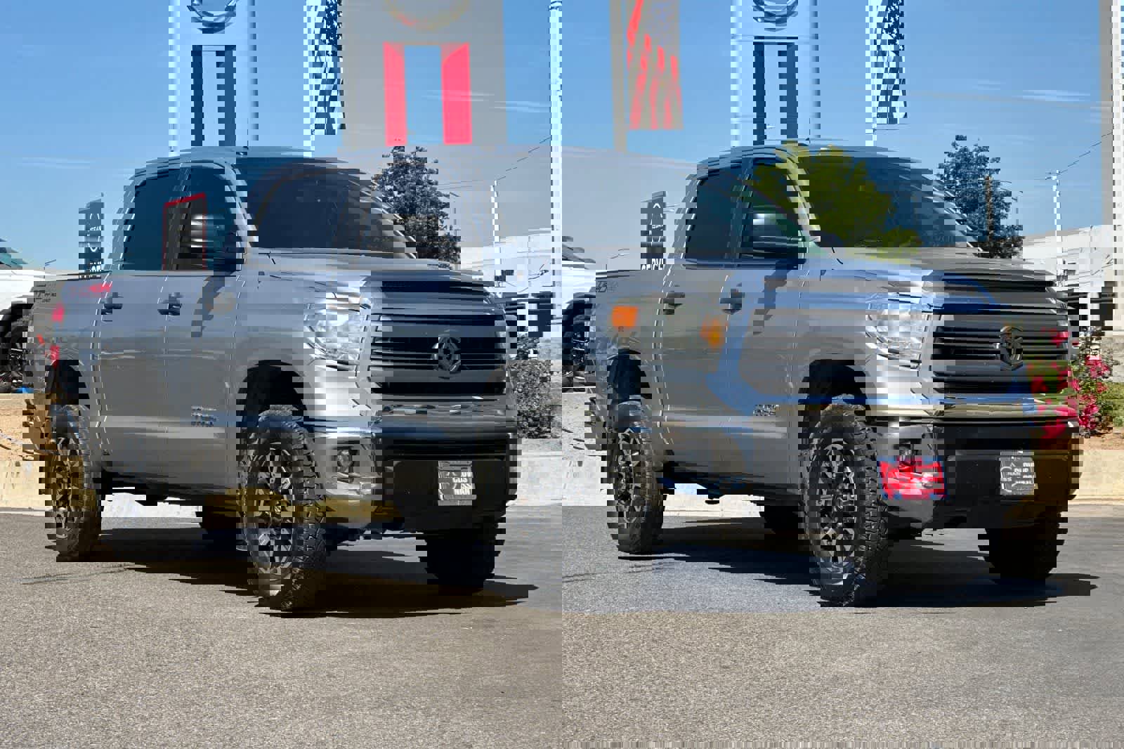 Used 2014 Toyota Tundra SR5 w/ TRD Off Road Package image 10