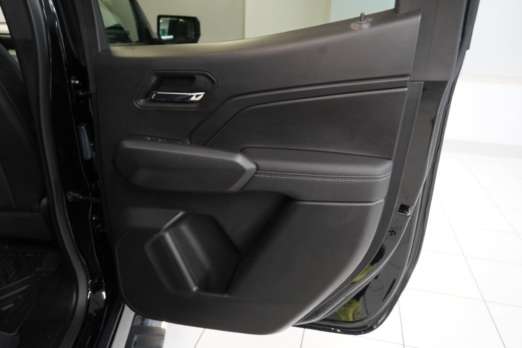 Used 2023 Chevrolet Colorado LT w/ LT Convenience Package III AWD/4WD image 32