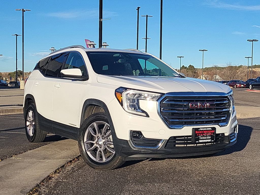 Used 2022 GMC Terrain SLT AWD/4WD image 3