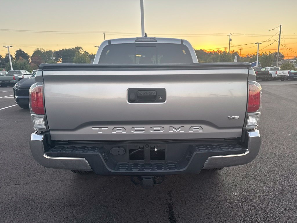 Certified 2021 Toyota Tacoma TRD Off-Road AWD/4WD image 3