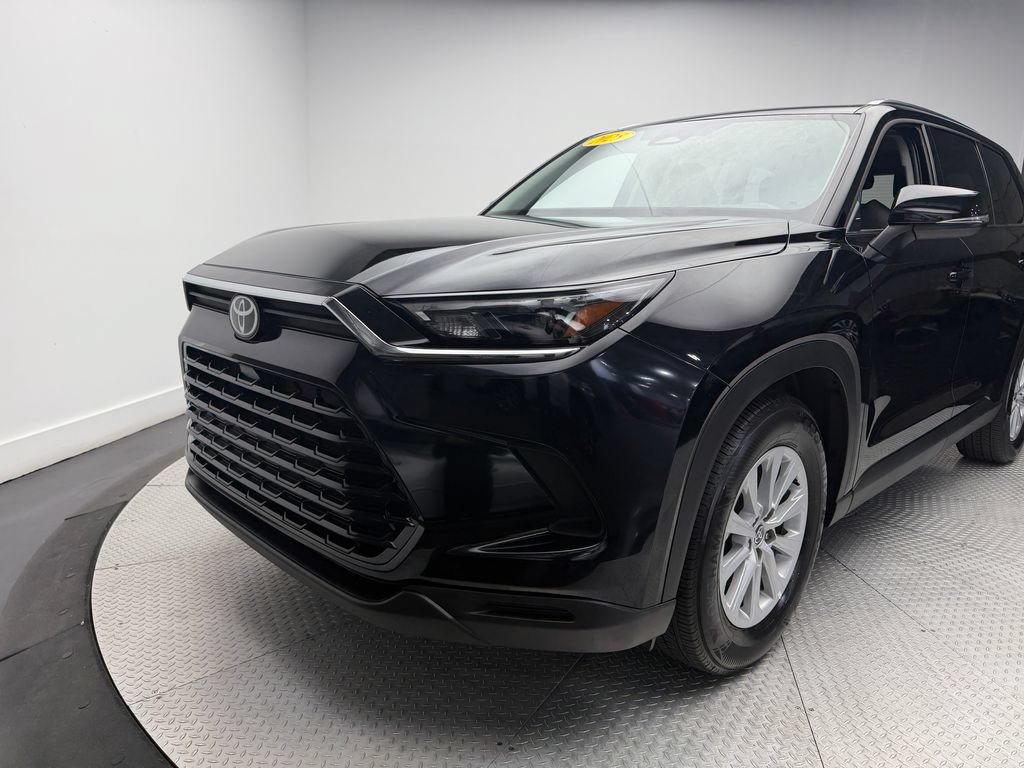 Used 2025 Toyota Grand Highlander AWD image 7