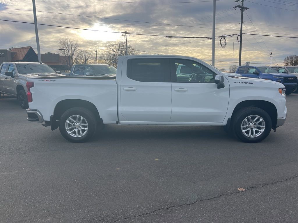 Used 2025 Chevrolet Silverado 1500 LT w/ Safety Package AWD/4WD image 6
