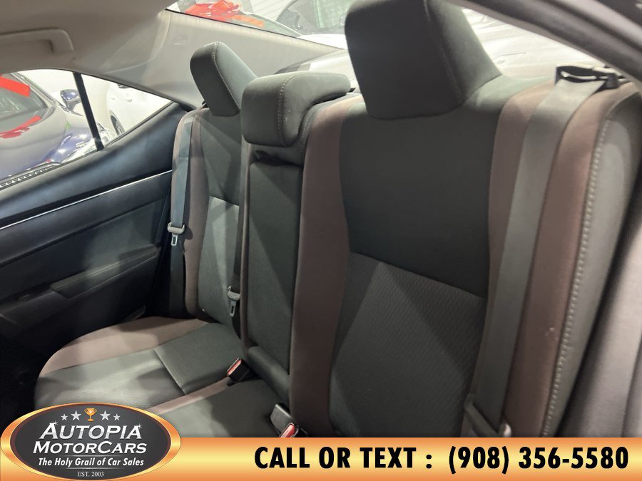 Used 2018 Toyota Corolla LE FWD image 15