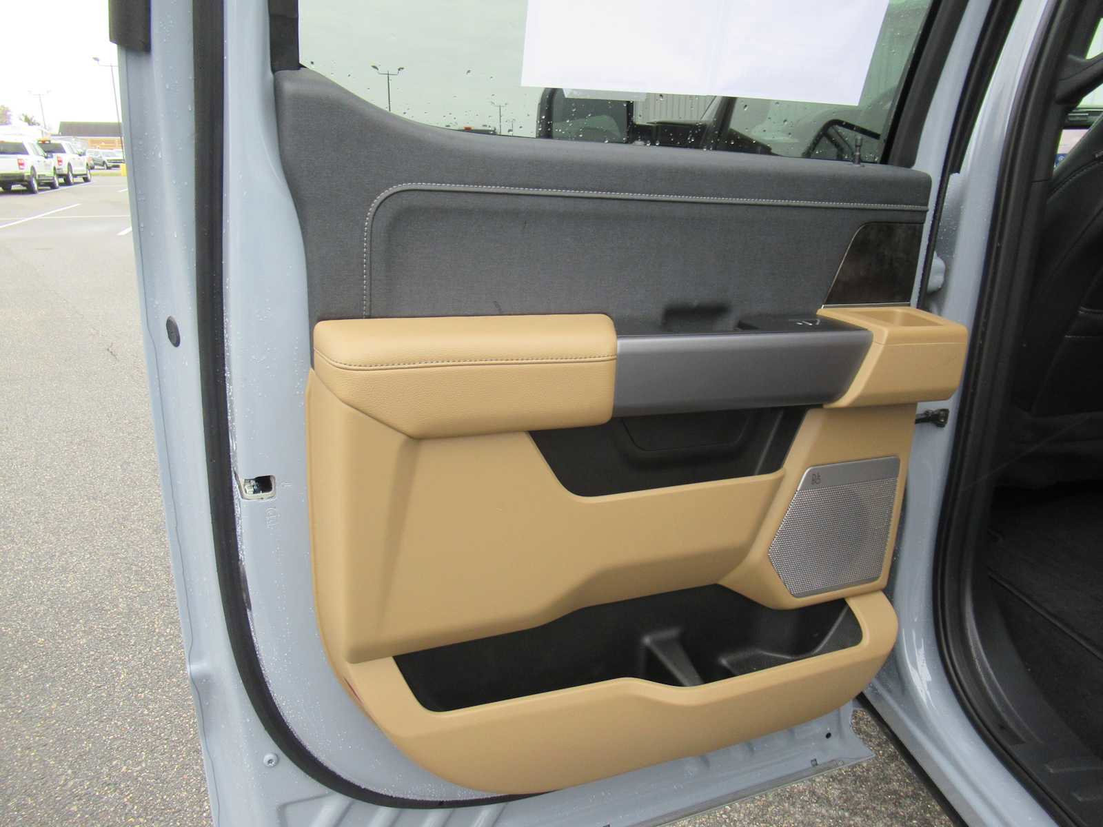 Used 2024 Ford F250 Lariat image 23