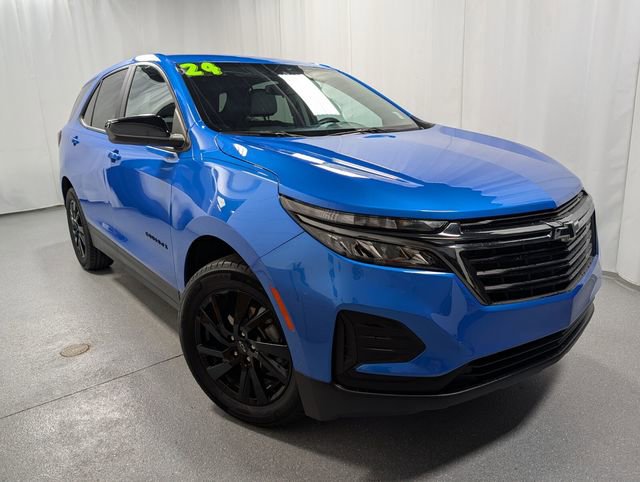 Used 2024 Chevrolet Equinox LS w/ LS Convenience Package image 2
