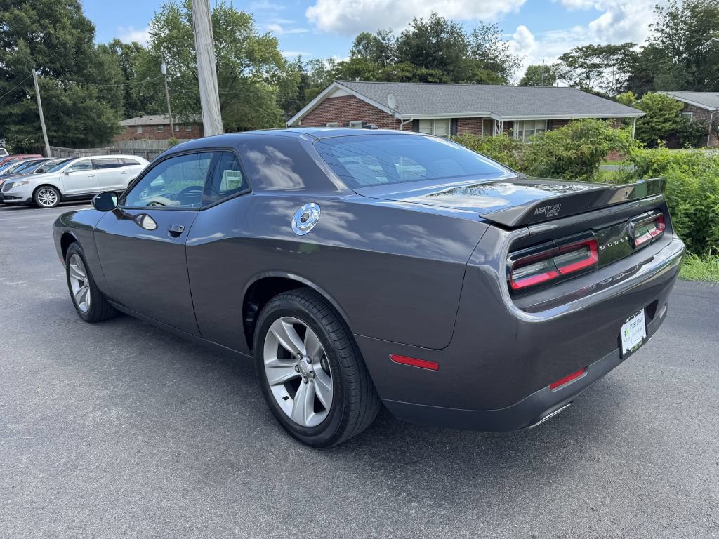 Used 2019 Dodge Challenger SXT RWD image 6