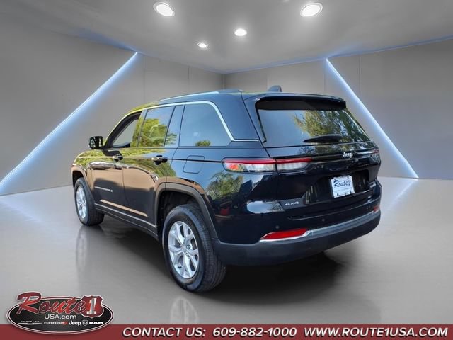 Used 2023 Jeep Grand Cherokee Limited AWD/4WD image 6