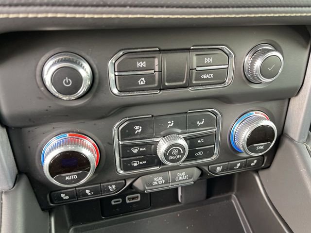 Used 2024 GMC Yukon SLT w/ SLT Premium Package AWD/4WD image 18