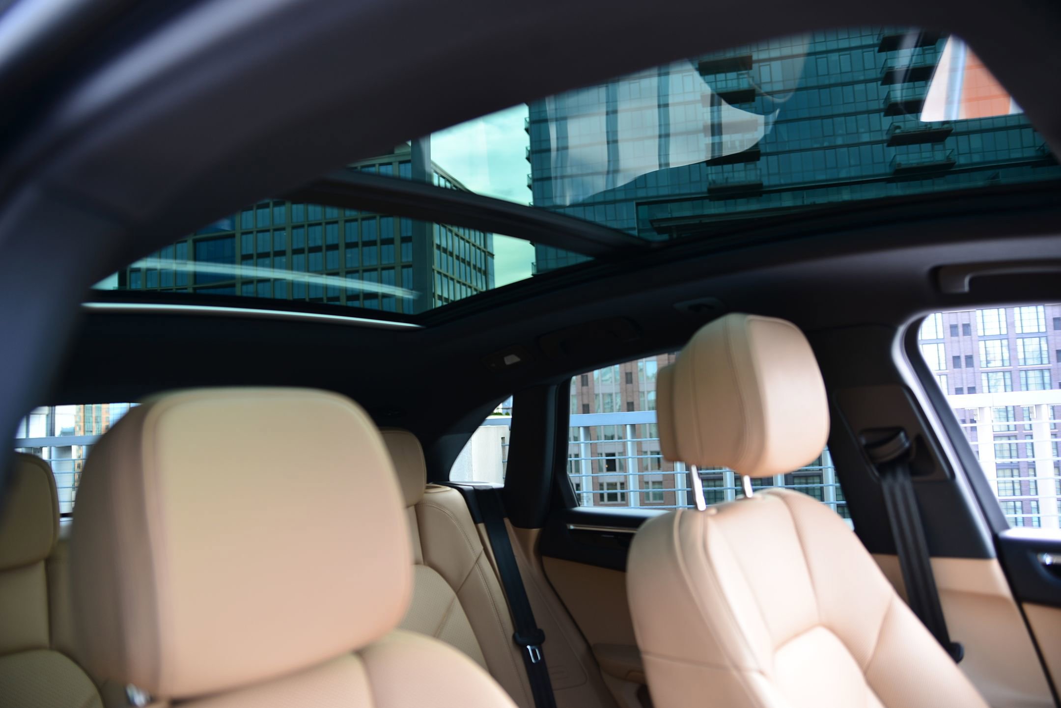 Certified 2025 Porsche Macan image 15