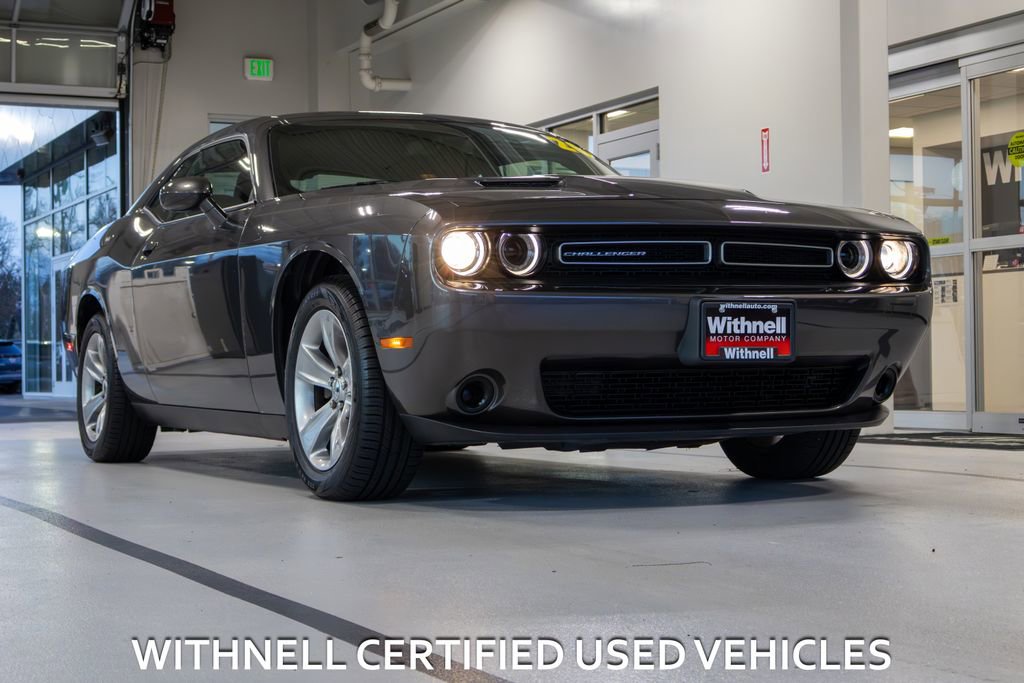 Used 2020 Dodge Challenger SXT RWD image 2
