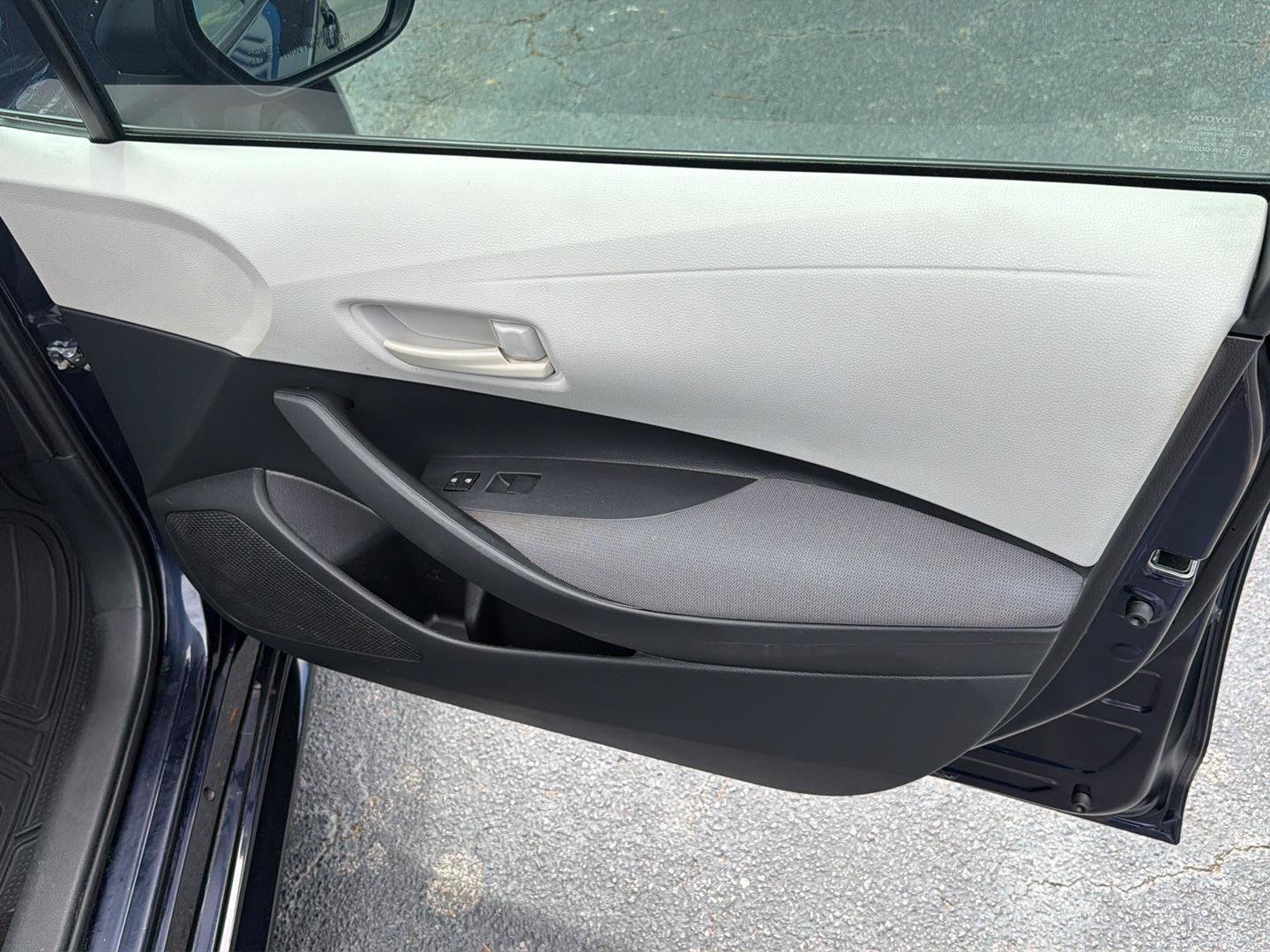 Used 2024 Toyota Corolla LE FWD image 14