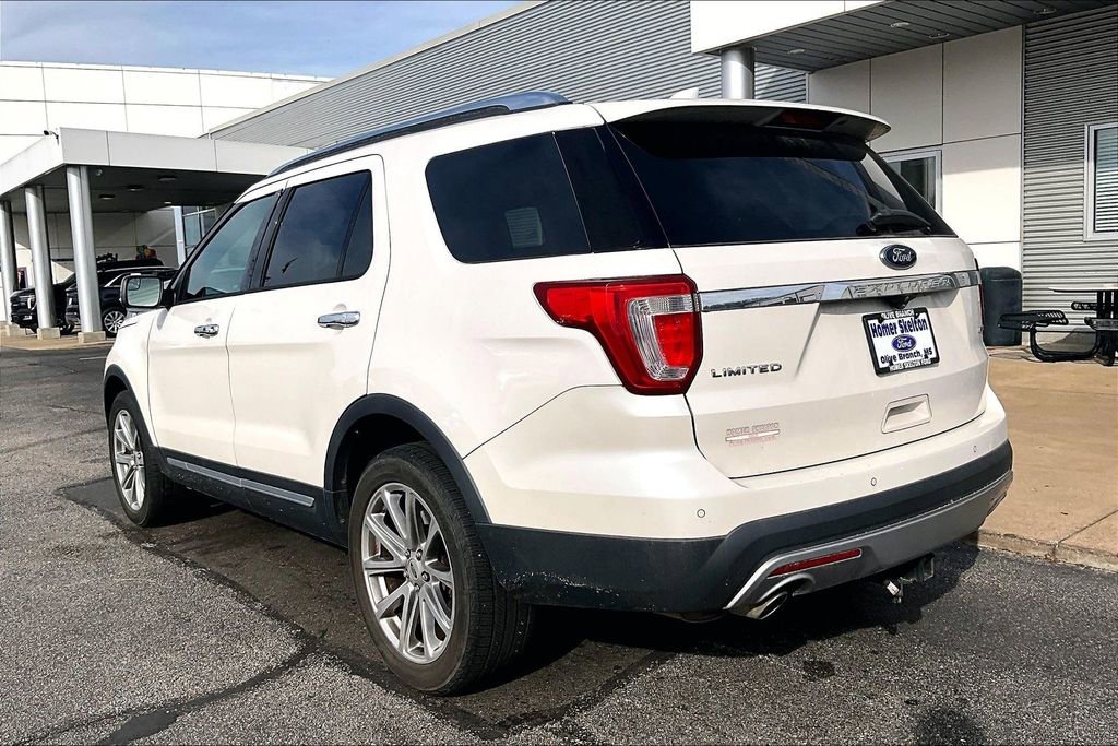 Used 2016 Ford Explorer Limited image 3