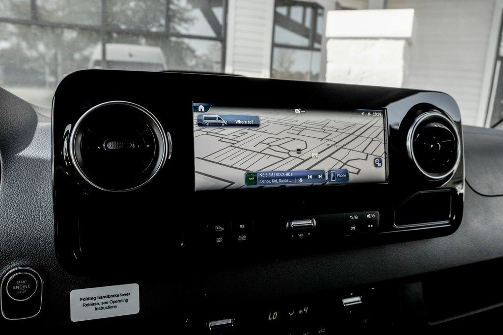 Used 2025 Mercedes-Benz Sprinter 2500 image 16
