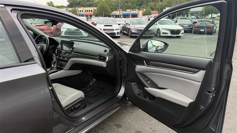Used 2018 Honda Accord EX-L image 32