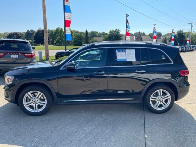 Used 2023 Mercedes-Benz GLB 250 4MATIC w/ Premium Package image 9