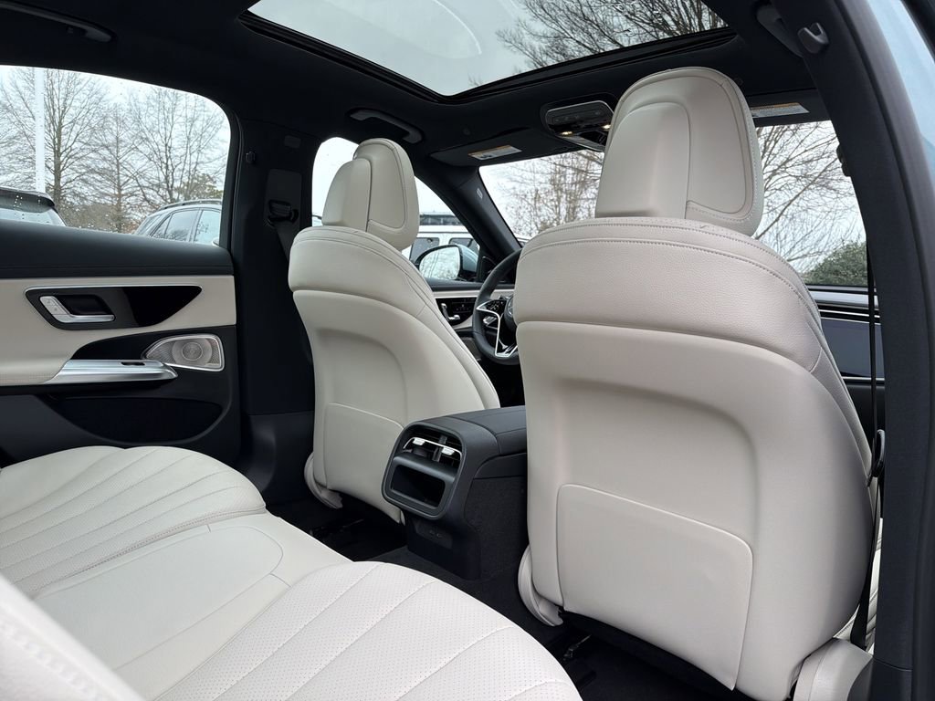New 2026 Mercedes-Benz E 350 4MATIC Sedan image 18