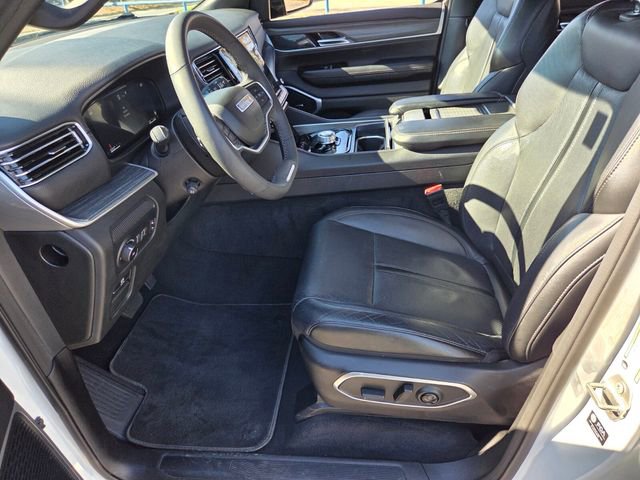 Used 2024 Jeep Wagoneer Series II w/ Flexible Seating Group image 12