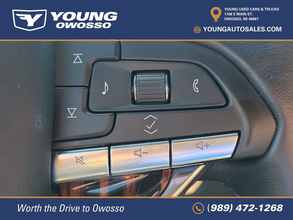 Used 2023 Cadillac Escalade Premium Luxury AWD/4WD image 16