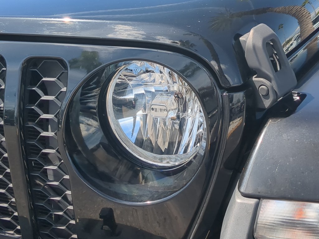 Used 2022 Jeep Gladiator Sport AWD/4WD image 7