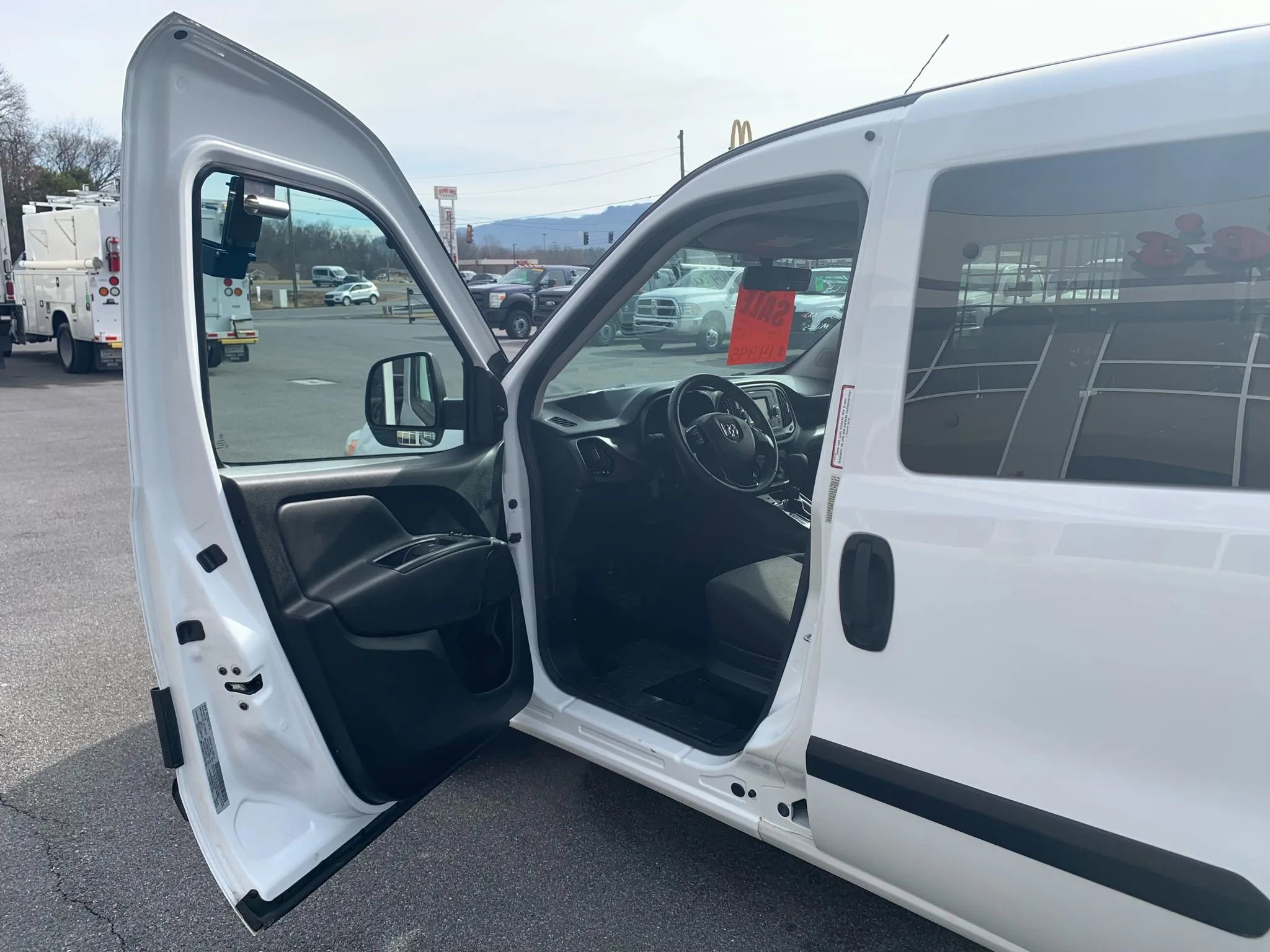 Used 2019 RAM ProMaster City Tradesman SLT FWD image 7