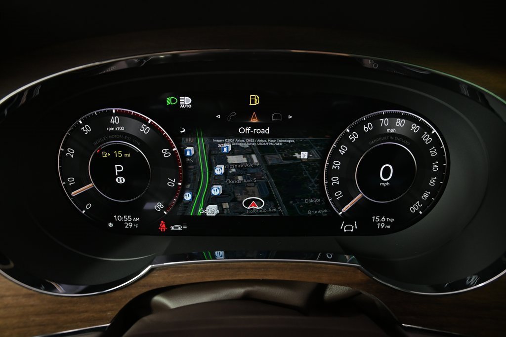 Used 2024 Bentley Bentayga Extended Wheelbase image 25