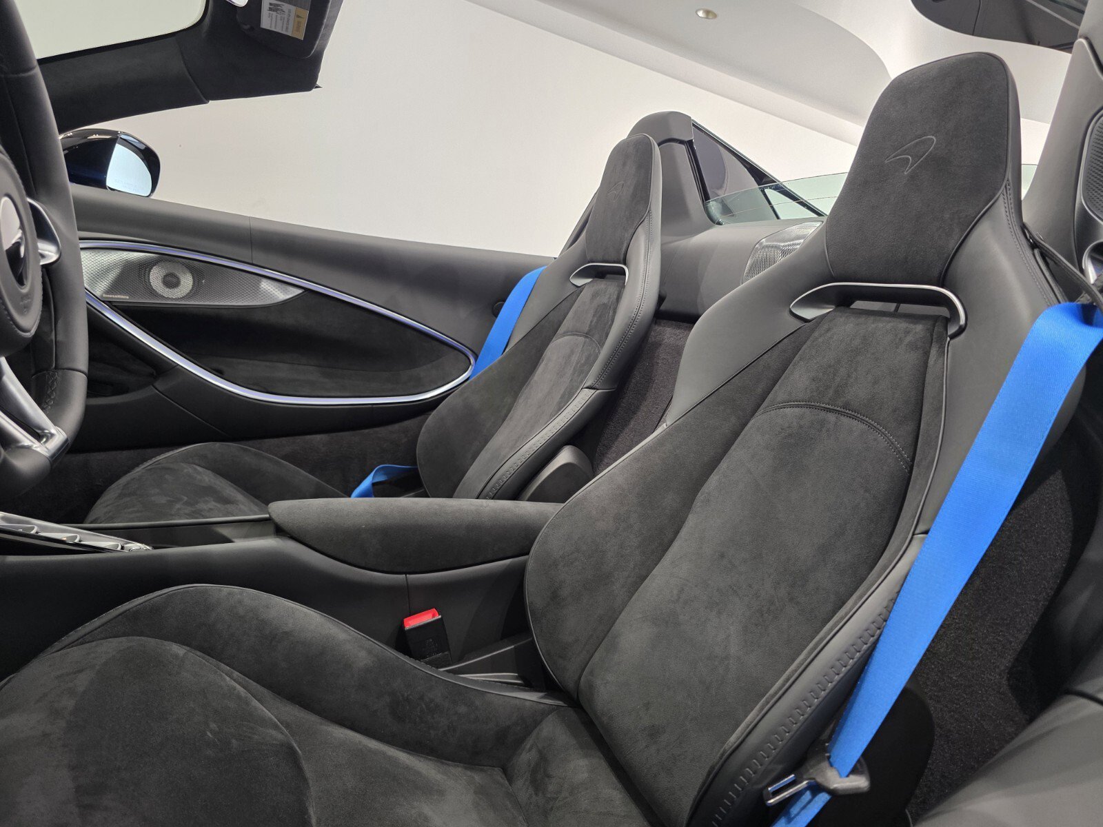 New 2026 McLaren Artura Spider RWD image 8