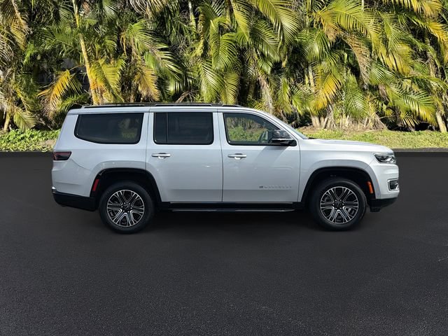 Used 2025 Jeep Wagoneer 4WD image 4