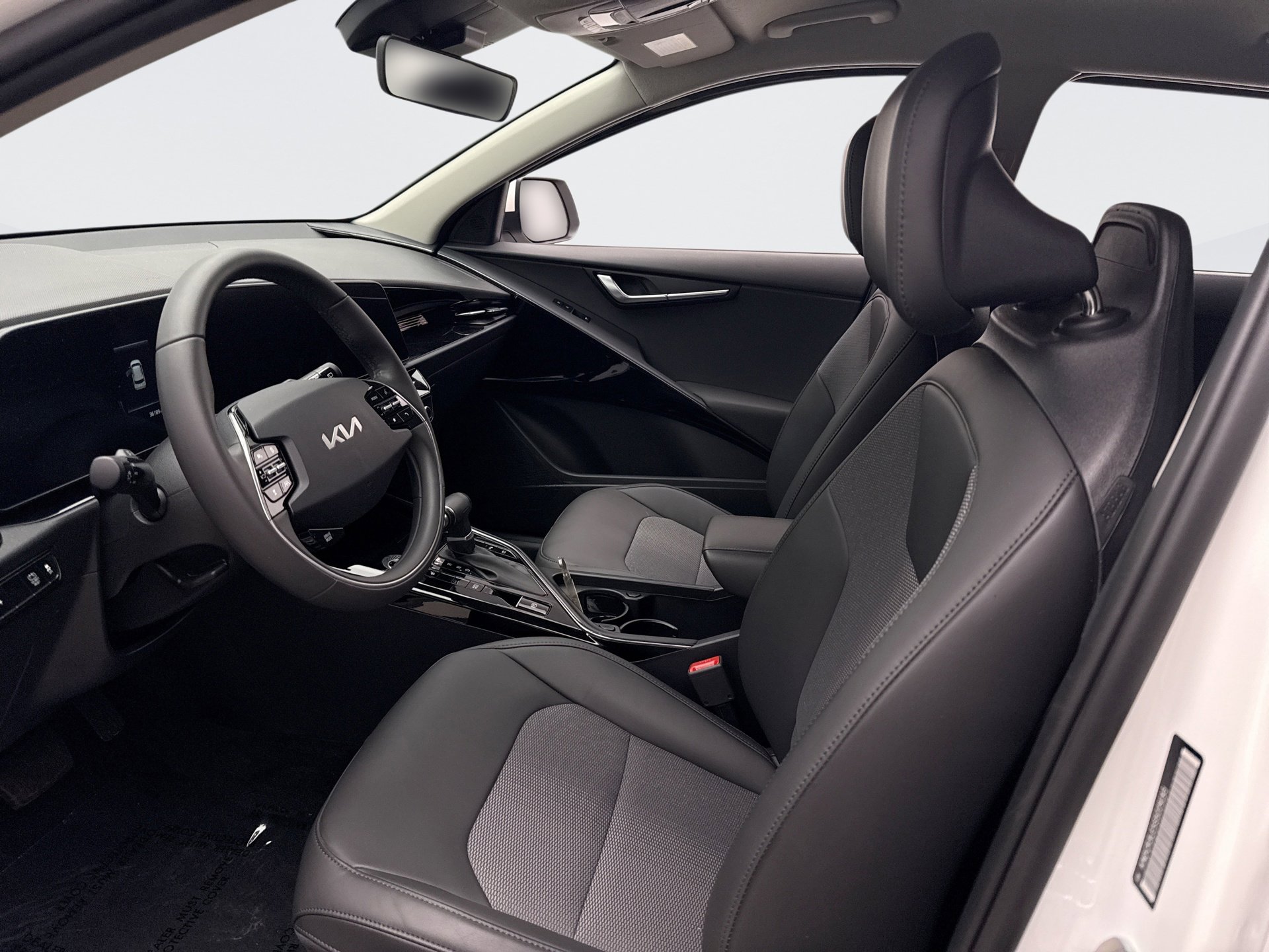 Used 2025 Kia Niro EX FWD image 10
