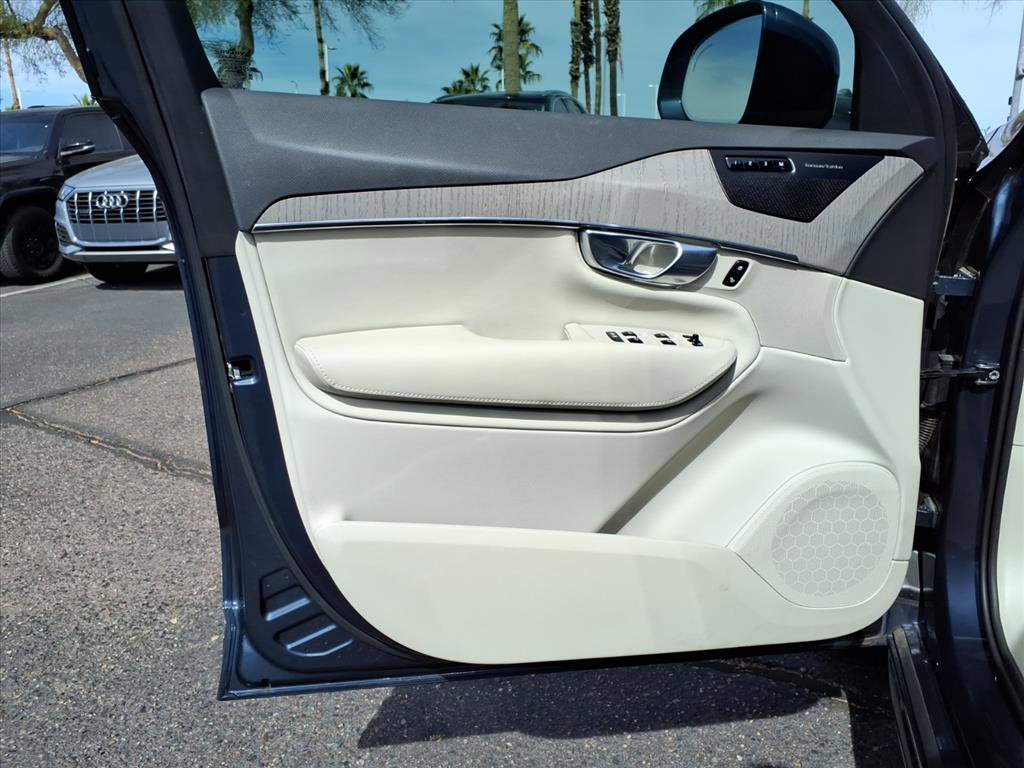 Used 2025 Volvo XC90 T8 Plus w/ Protection Package Premier image 18