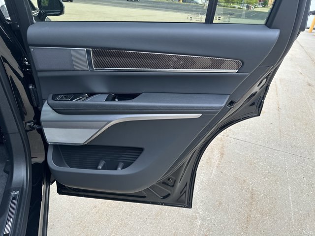 New 2026 Cadillac Vistiq Sport w/ LPO, Floor Liner Package image 31