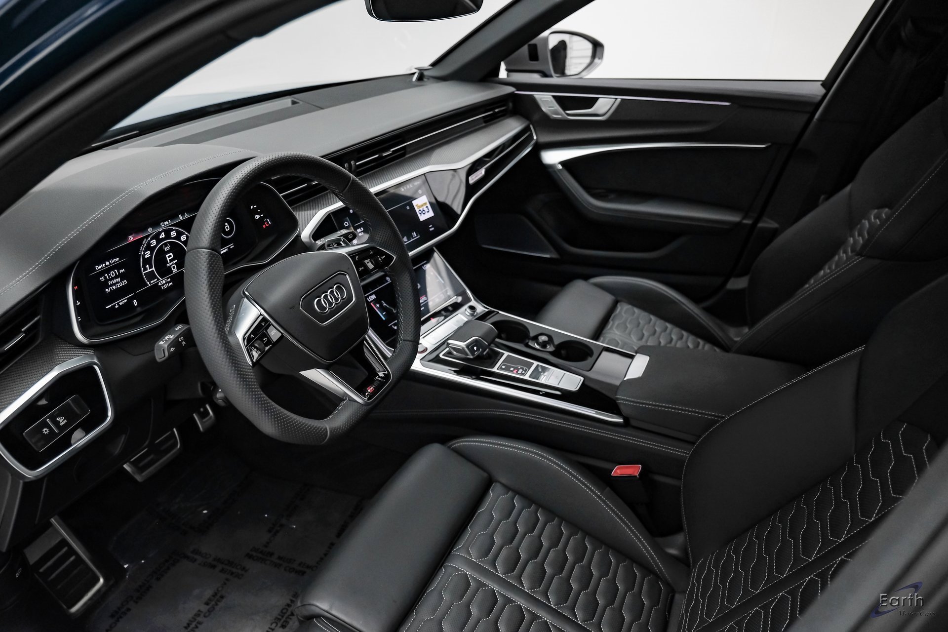 Used 2025 Audi RS 6 performance image 39