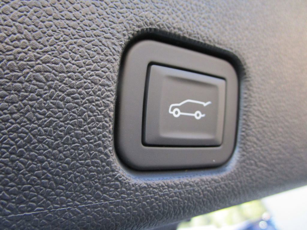 New 2026 Chevrolet Traverse High Country image 15