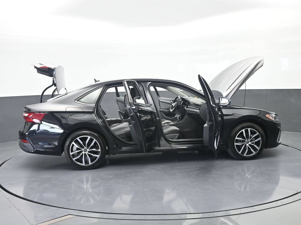 Used 2025 Volkswagen Jetta SE FWD image 69