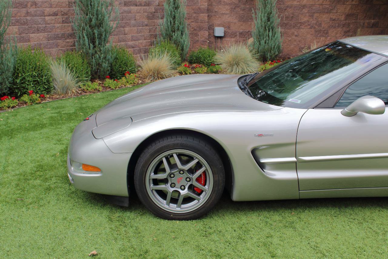 Used 2004 Chevrolet Corvette Z06 w/ Memory Package RWD image 28