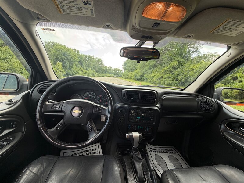 Used 2005 Chevrolet TrailBlazer LT AWD/4WD image 10