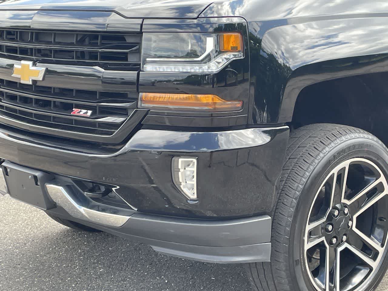 Used 2018 Chevrolet Silverado 1500 LT w/ All Star Edition AWD/4WD image 32