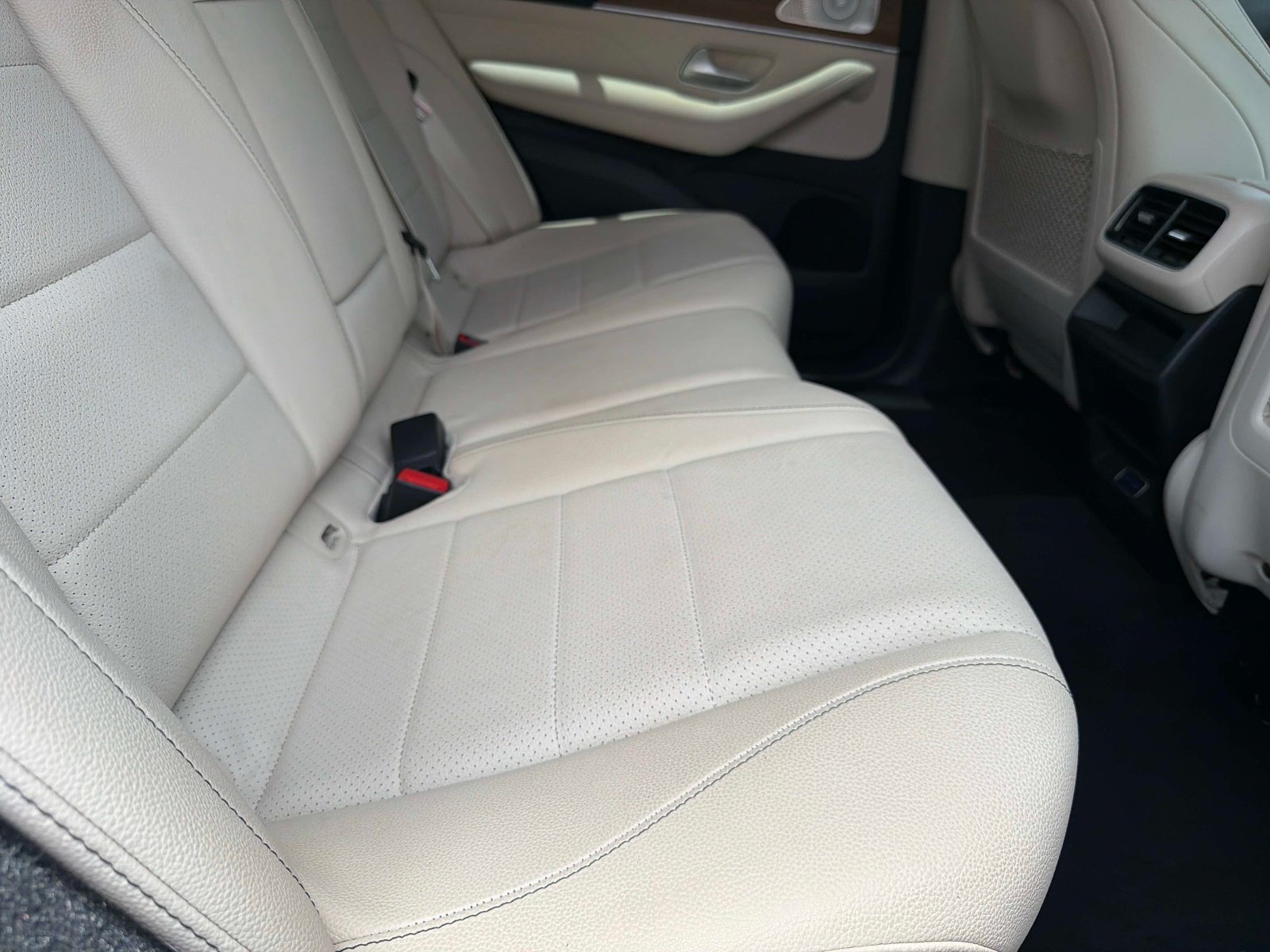 Used 2024 Mercedes-Benz GLE 350 4MATIC w/ Winter Package image 28