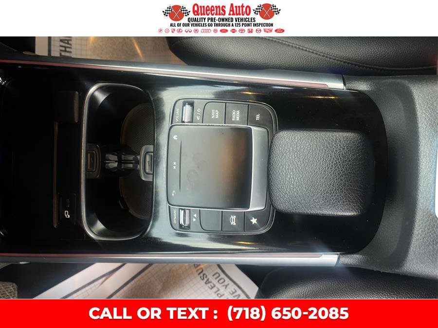 Used 2021 Mercedes-Benz GLB 250 4MATIC w/ Premium Package image 17