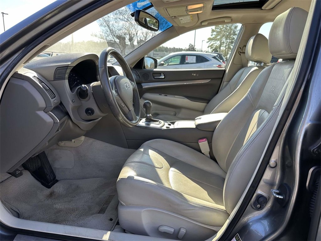 Used 2013 INFINITI G37 Journey w/ Premium Pkg image 16