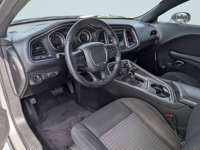 Used 2018 Dodge Challenger R/T RWD image 15