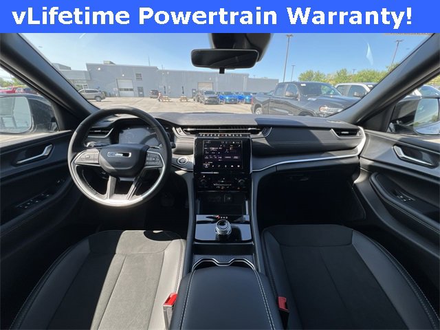 New 2025 Jeep Grand Cherokee L Laredo image 14