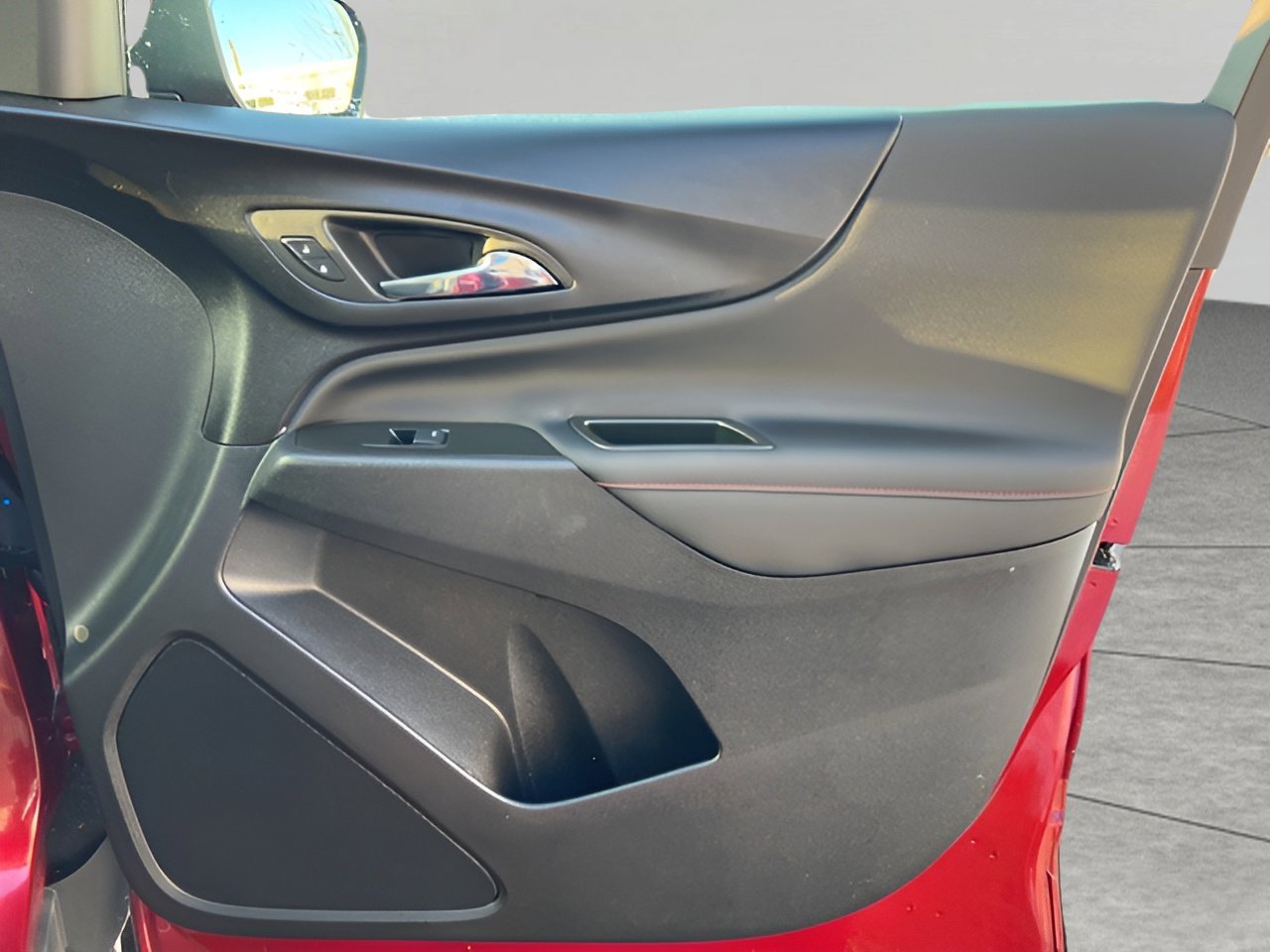 Used 2024 Chevrolet Equinox RS image 33