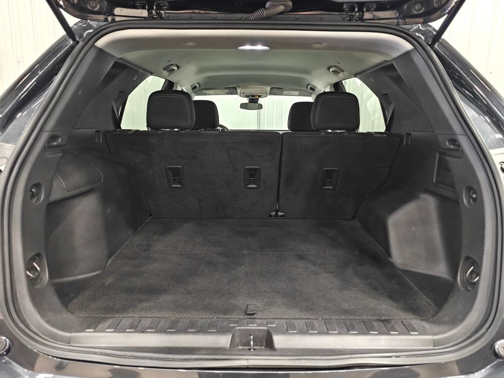 Used 2023 Chevrolet Equinox LT FWD image 25