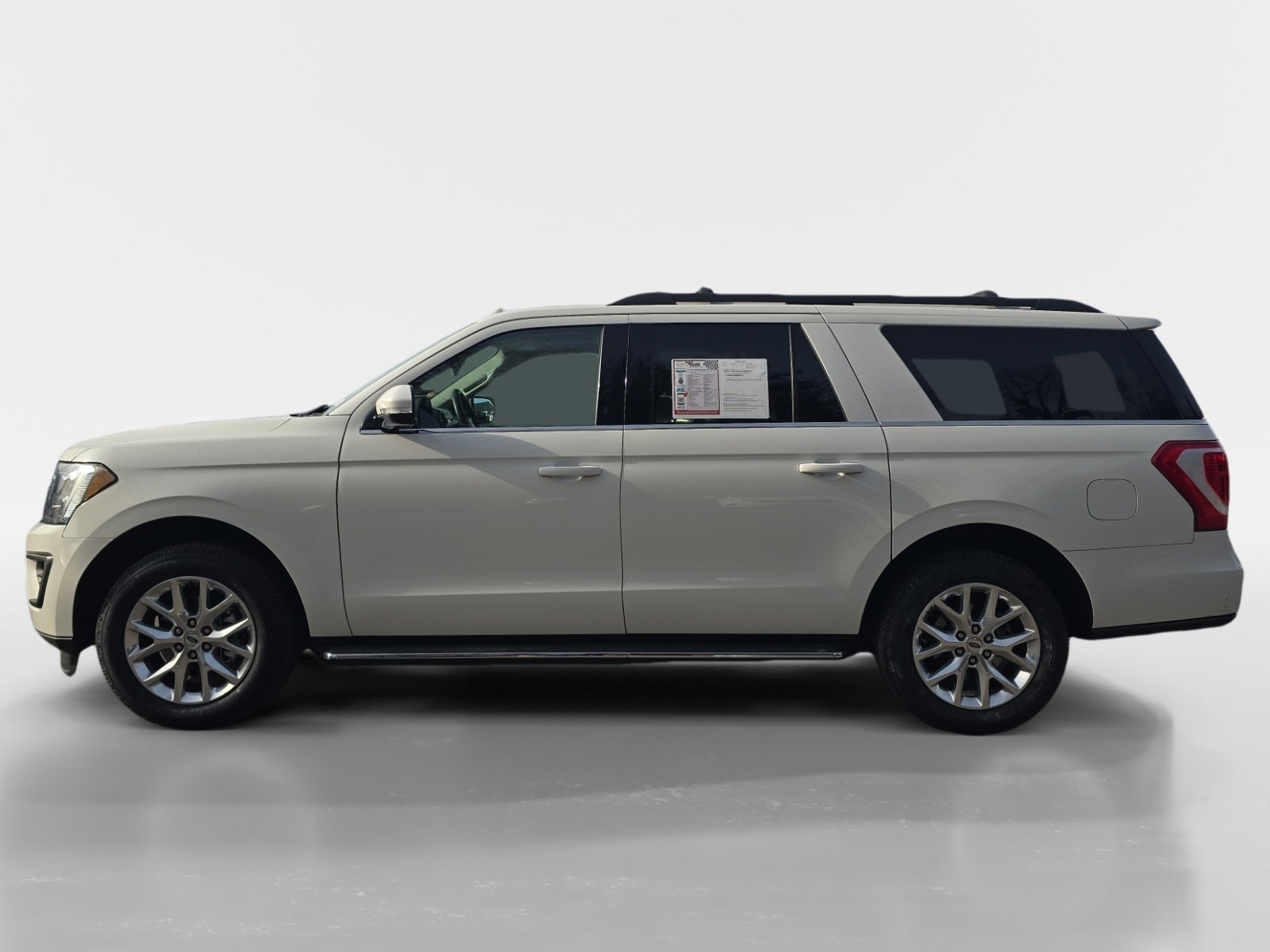 Used 2021 Ford Expedition Max XLT image 2