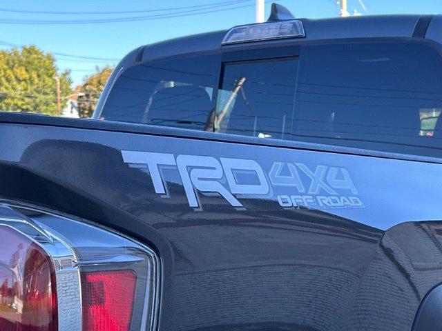 Used 2020 Toyota Tacoma TRD Off-Road w/ Technology Package AWD/4WD image 14
